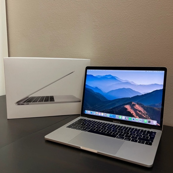 MacBook Pro 13-inch, 2017 in good mint condition - Picture 1 of 12